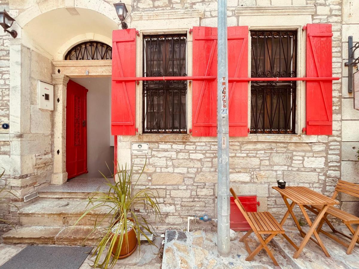 Amphora Rooms Foça Exterior photo