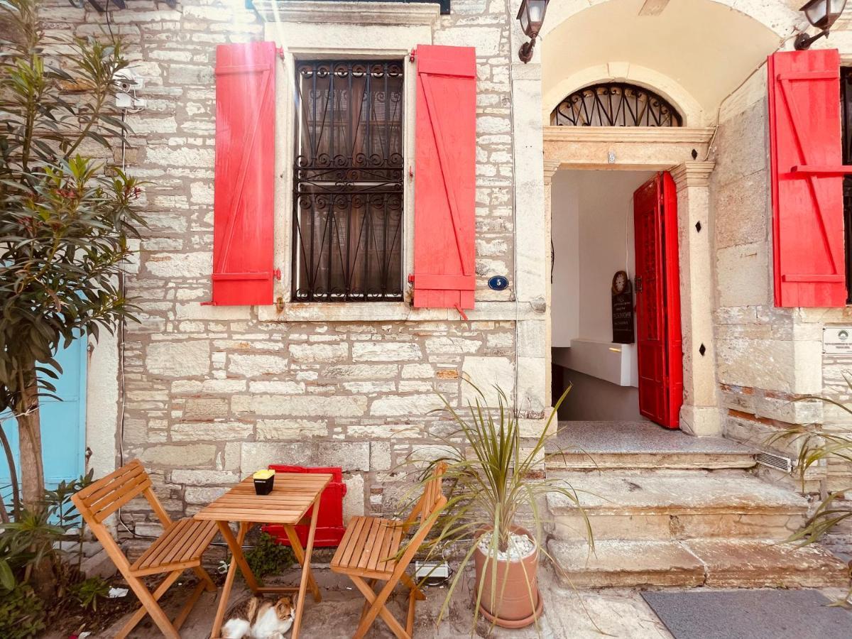 Amphora Rooms Foça Exterior photo